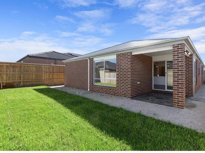 19 Gilcambon way, Clyde North VIC 3978, Image 1