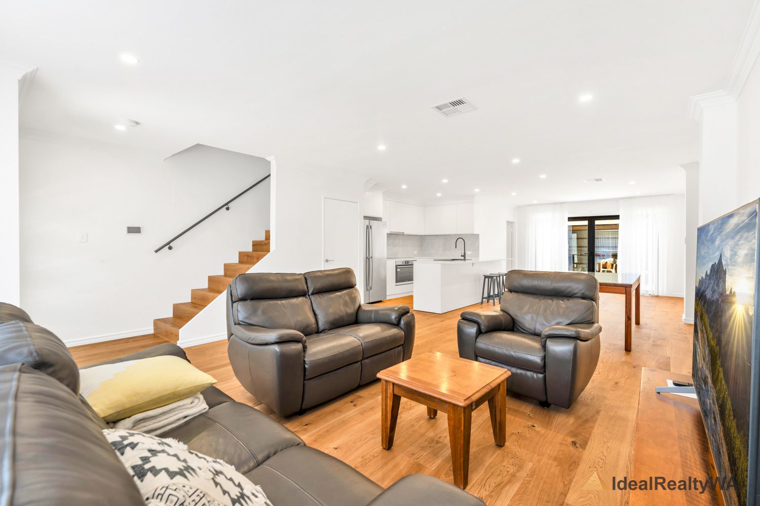 3 bedrooms House in 52 Prosperous Way WILLETTON WA, 6155