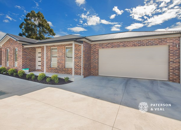 2/290 Humffray Street North, Brown Hill VIC 3350