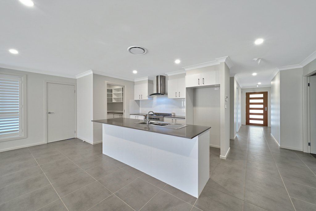 6 Waterworth Pl, St Helens Park NSW 2560, Image 2