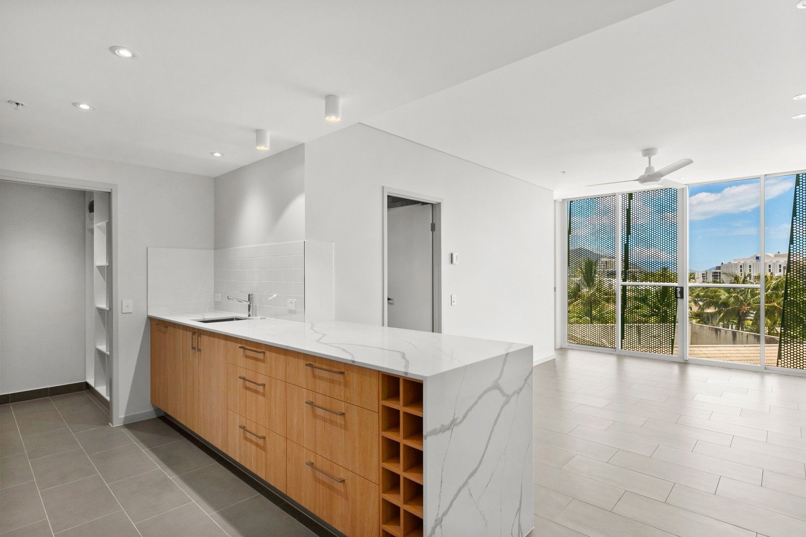 2 bedrooms Apartment / Unit / Flat in 503/163 Abbott Street CAIRNS CITY QLD, 4870