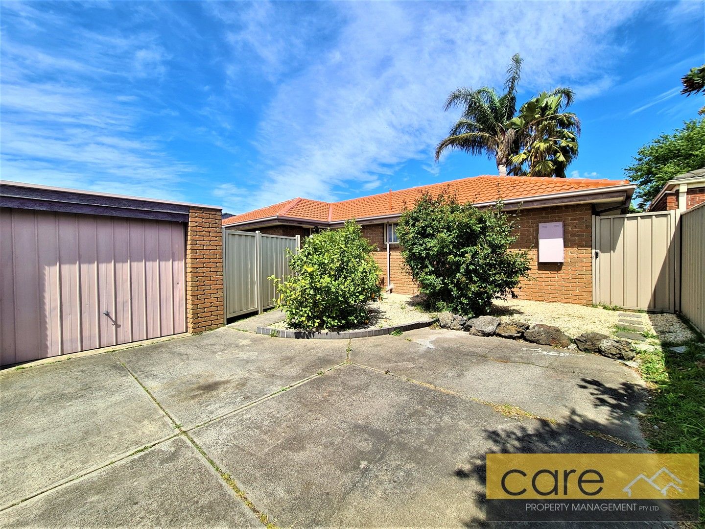 2 bedrooms Apartment / Unit / Flat in 2/52 Ivan Crescent HAMPTON PARK VIC, 3976