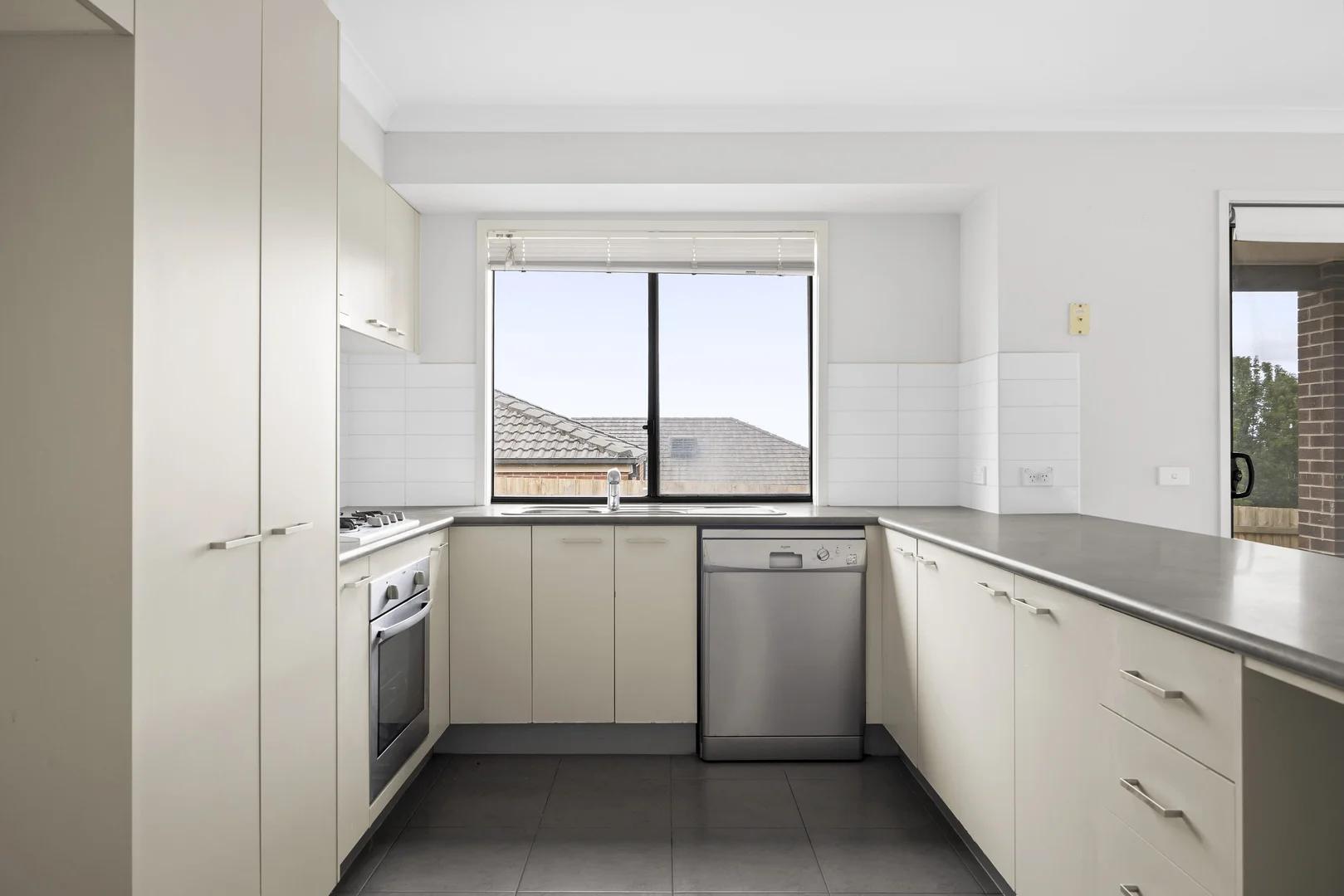 Additional image 2 of 4 Raine Court, Sunbury VIC 3429