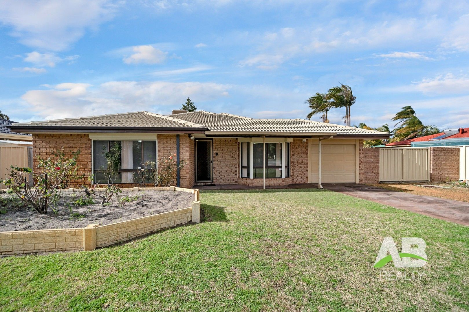 4 bedrooms House in 22 Kingfisher Avenue BALLAJURA WA, 6066
