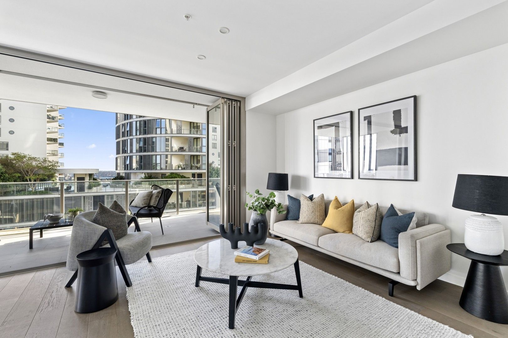 2 bedrooms Apartment / Unit / Flat in 801/253-255 Oxford Street BONDI JUNCTION NSW, 2022