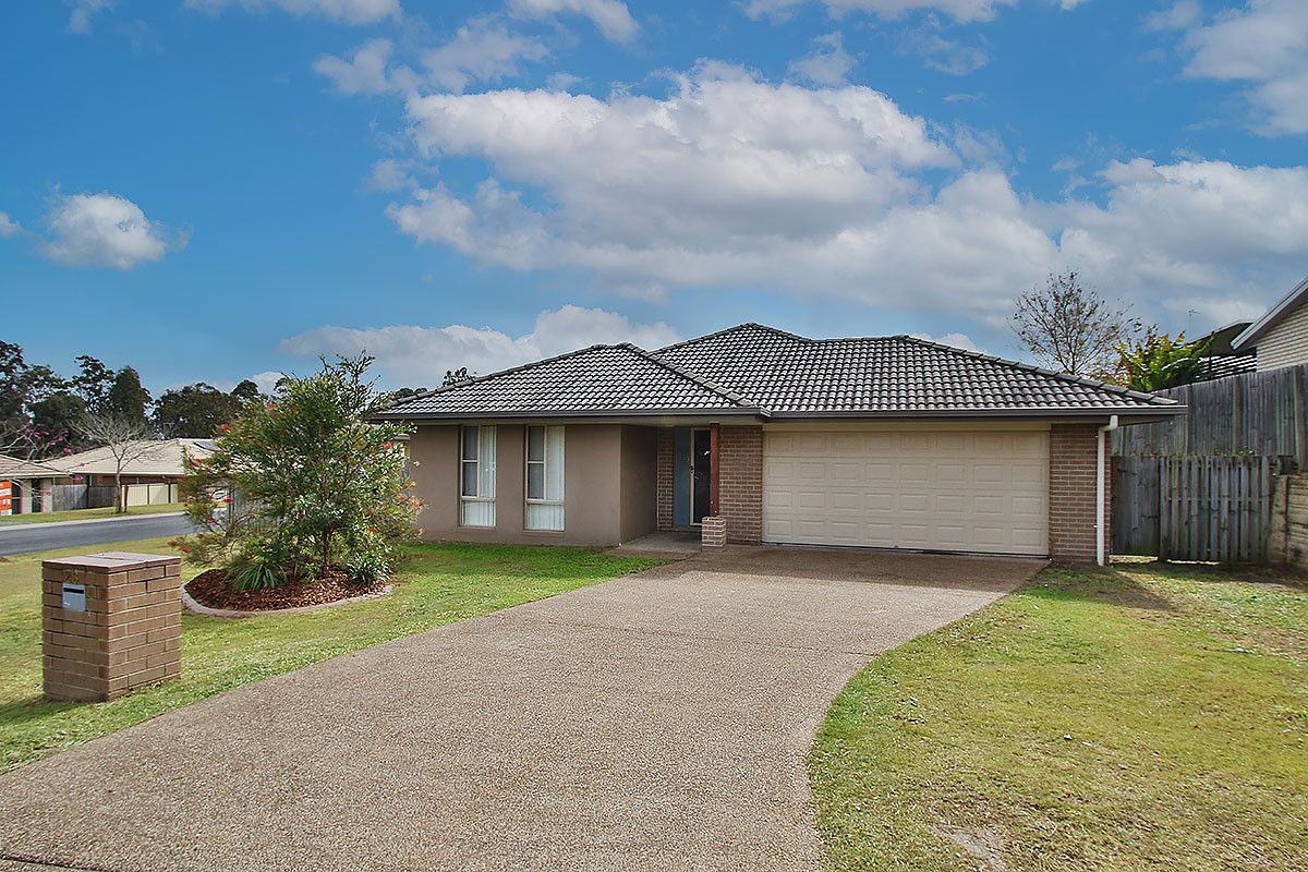 4 bedrooms House in 23 Parkwood Street FERNVALE QLD, 4306