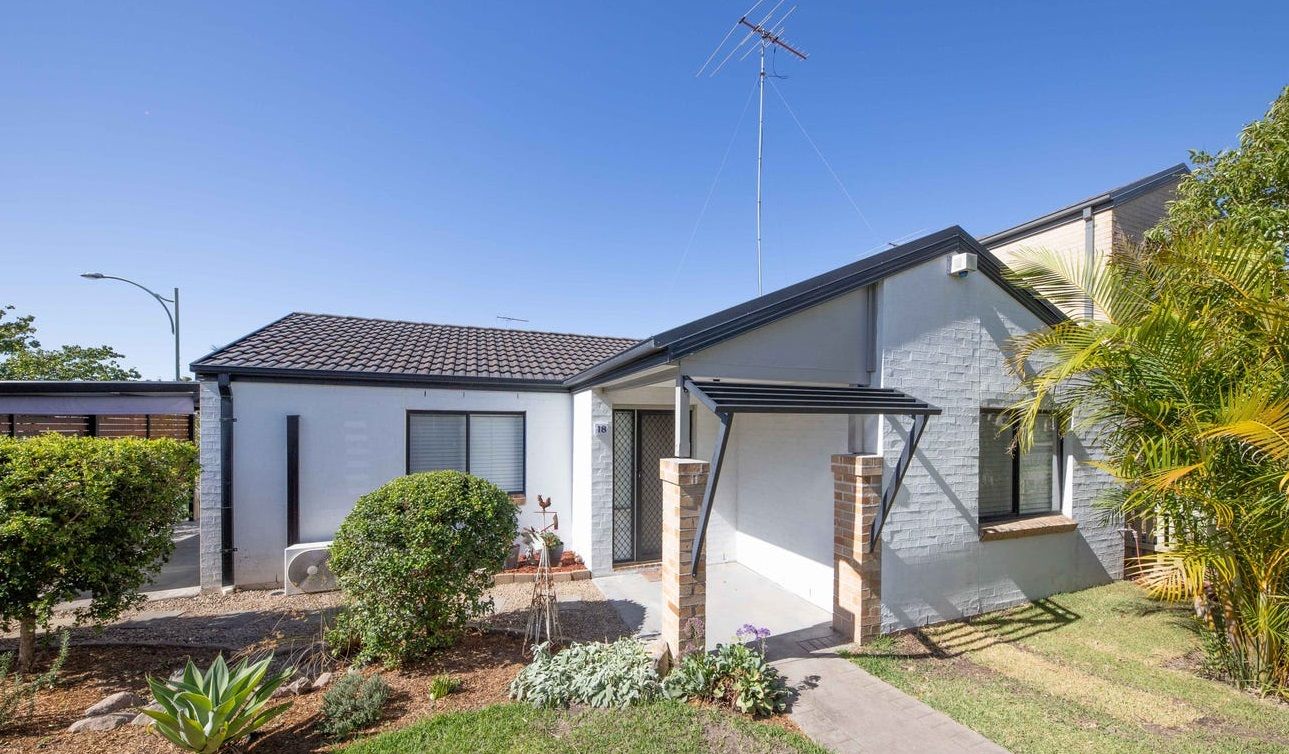 2 bedrooms House in 18 Candlenut Grove PARKLEA NSW, 2768