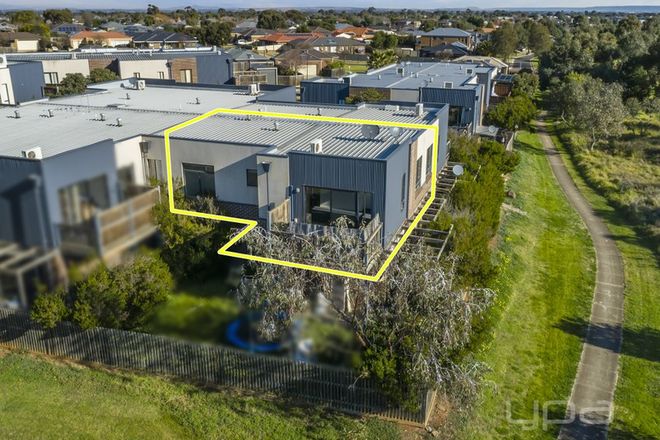 Picture of 20/9 Petrea Place, HARKNESS VIC 3337
