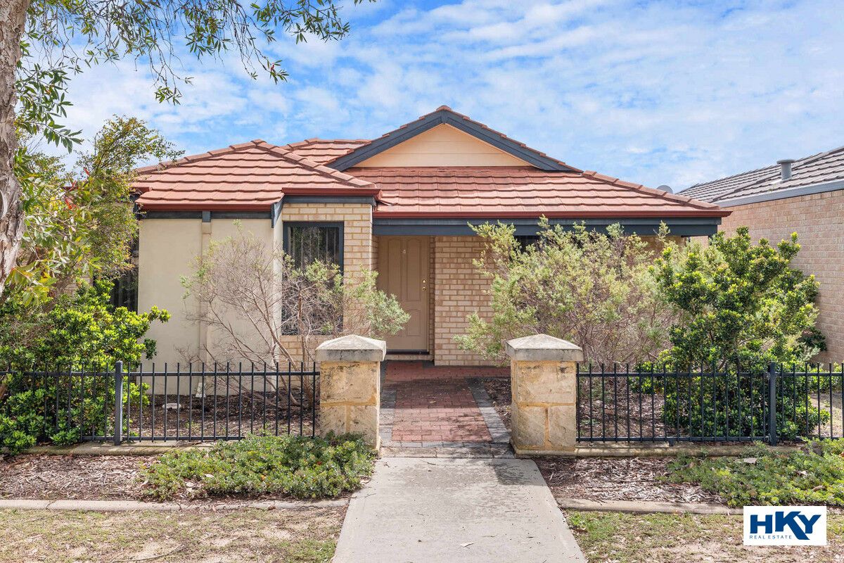 4 bedrooms House in 4 Oban Way ELLENBROOK WA, 6069