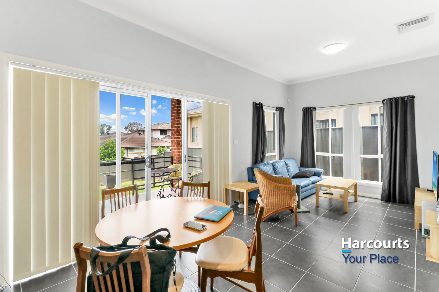 11 Latona Crescent, Ropes Crossing NSW 2760, Image 2