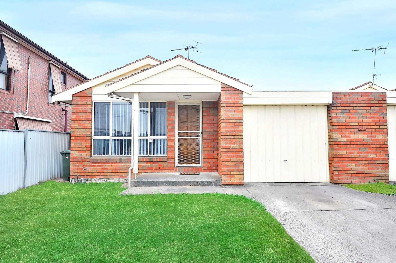 2 bedrooms Apartment / Unit / Flat in 2/808 Latrobe Street REDAN VIC, 3350