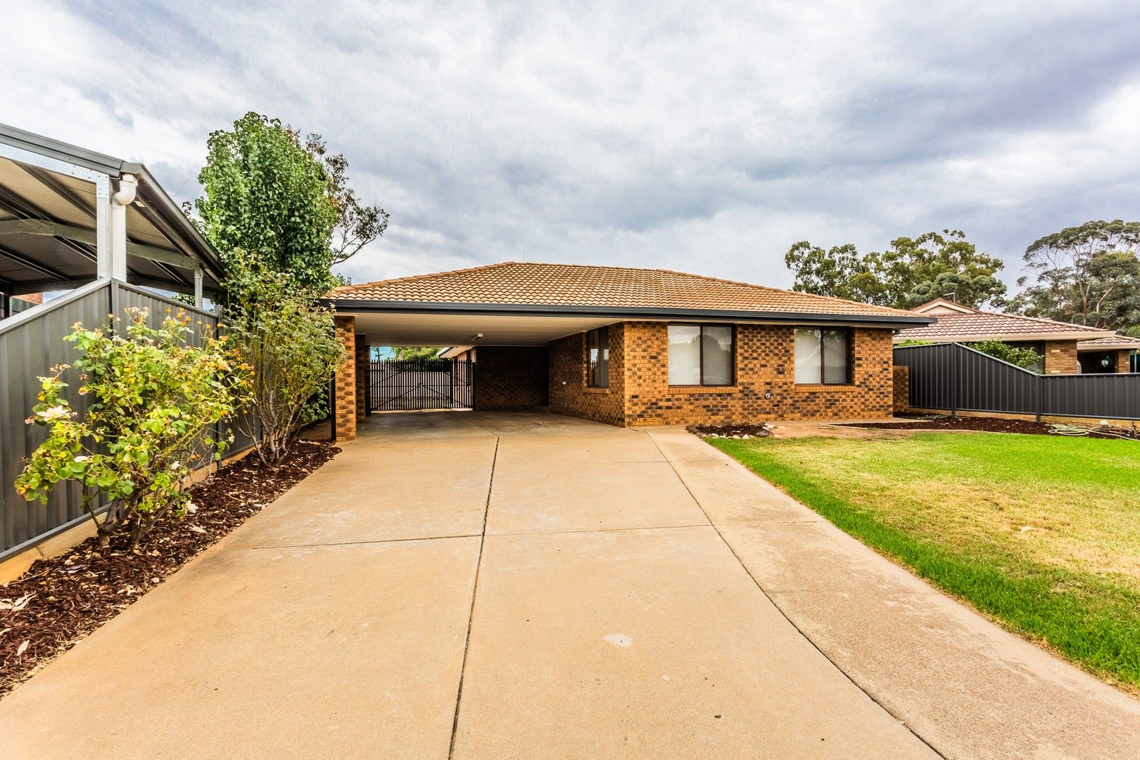 3 bedrooms House in 5 Pevensey Place MOAMA NSW, 2731