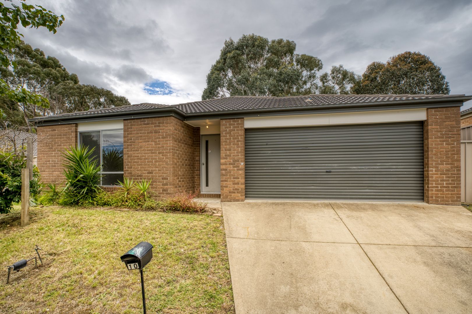 10 Orchard Grove, Beechworth VIC 3747, Image 1