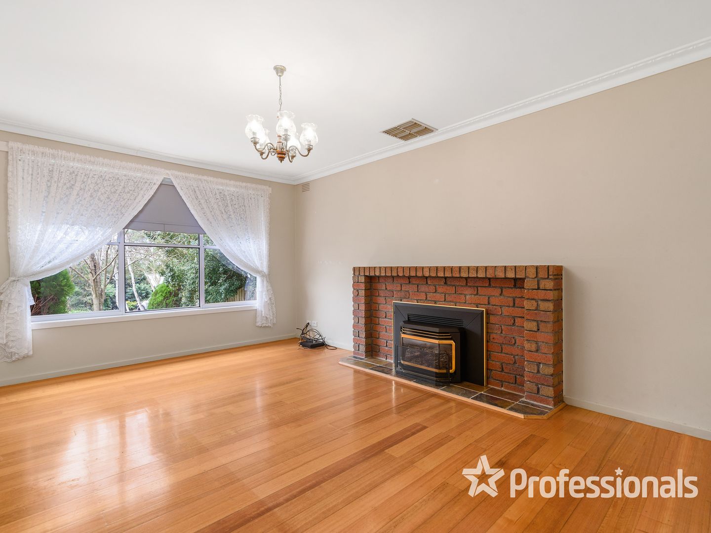 94 Rolling Hills Road, Chirnside Park VIC 3116, Image 2