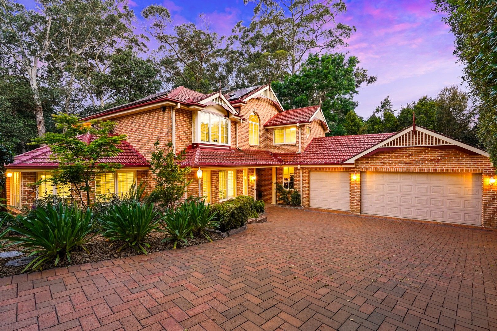 5 bedrooms House in 10 Compton Green WEST PENNANT HILLS NSW, 2125