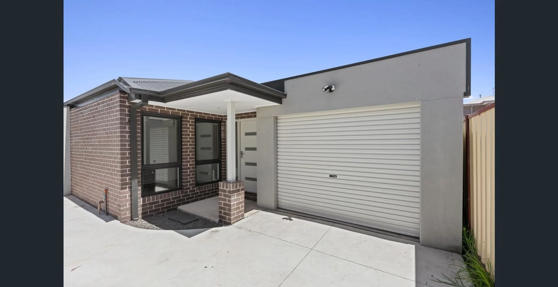 2/61 Manfred Avenue, St Albans VIC 3021