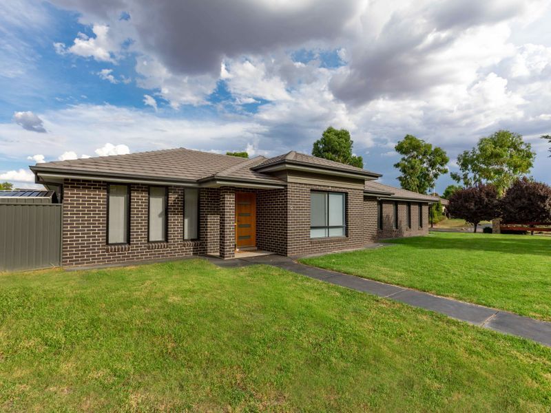 2 Tallowwood Drive, Gunnedah NSW 2380, Image 0