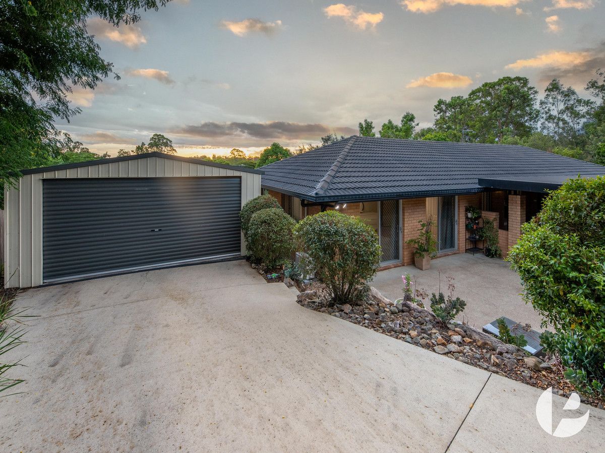 4 bedrooms House in 24 Janelle Street BELLBIRD PARK QLD, 4300