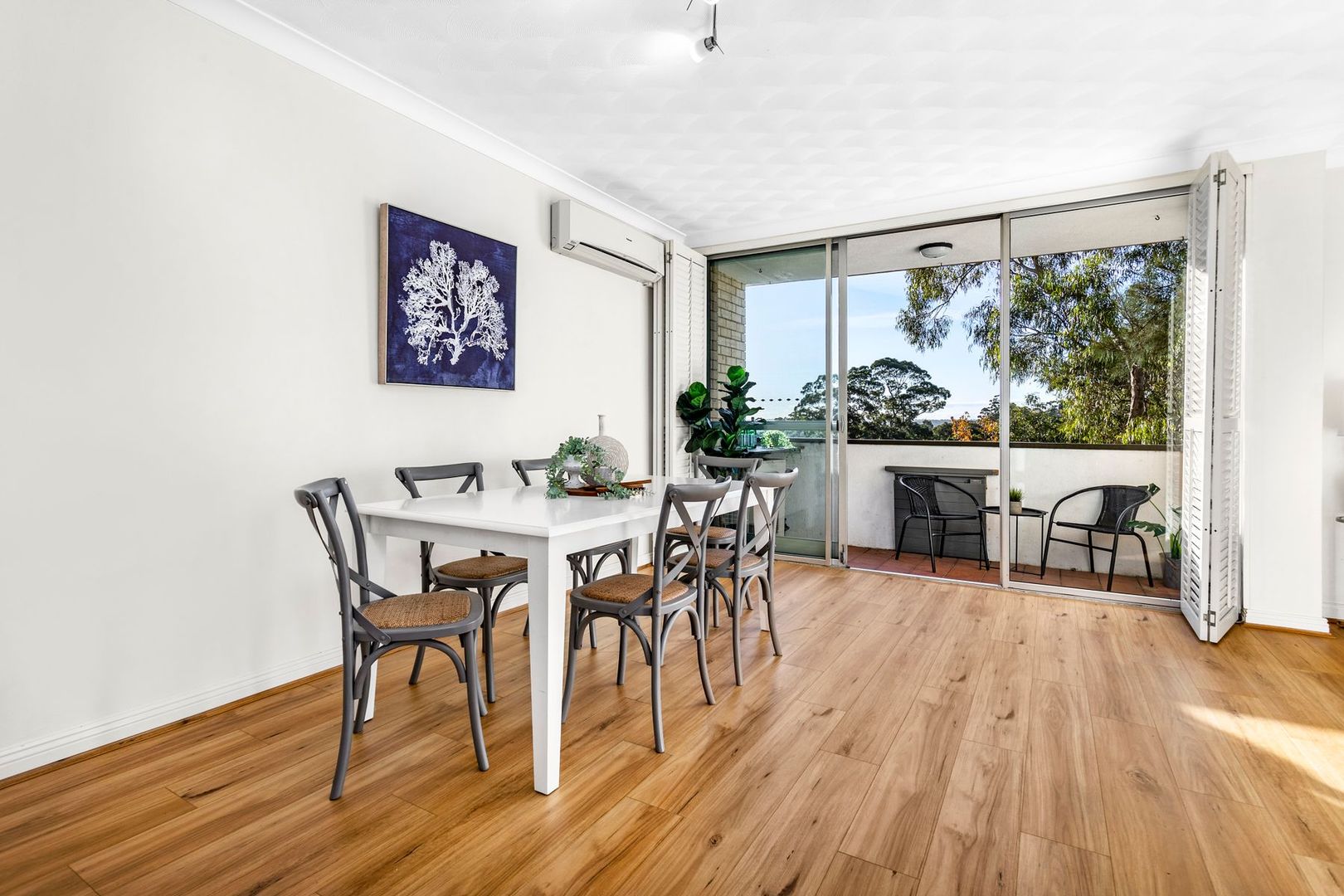 2 bedrooms Apartment / Unit / Flat in 7/21-23 Longueville Road LANE COVE NSW, 2066