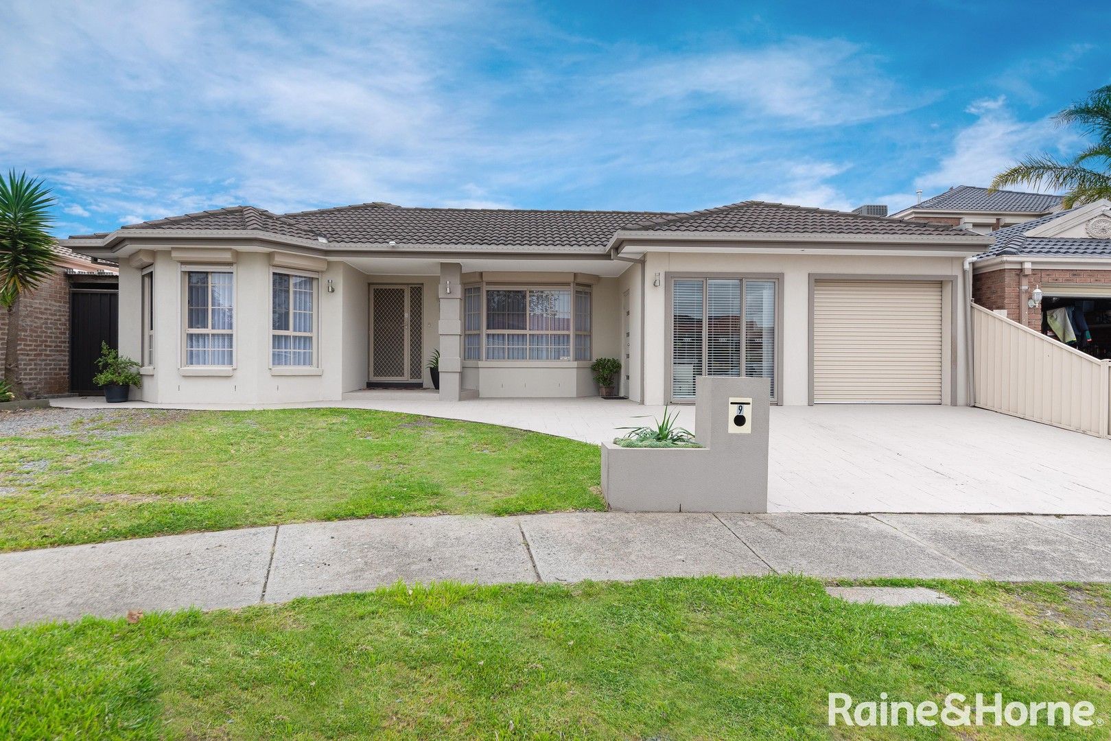 3 bedrooms House in 9 Veronica Place SUNSHINE WEST VIC, 3020