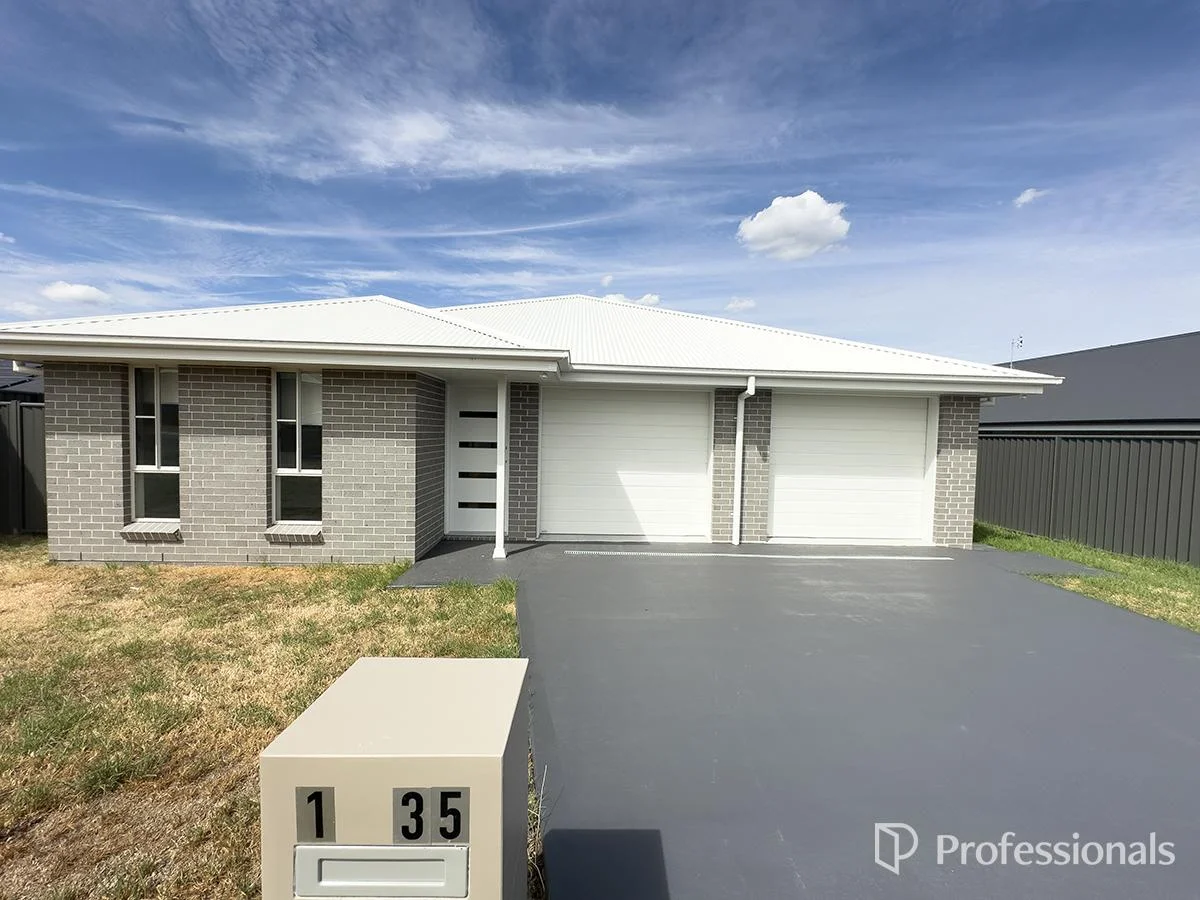 Primary image of 1/35 Garden Street, Kootingal NSW 2352