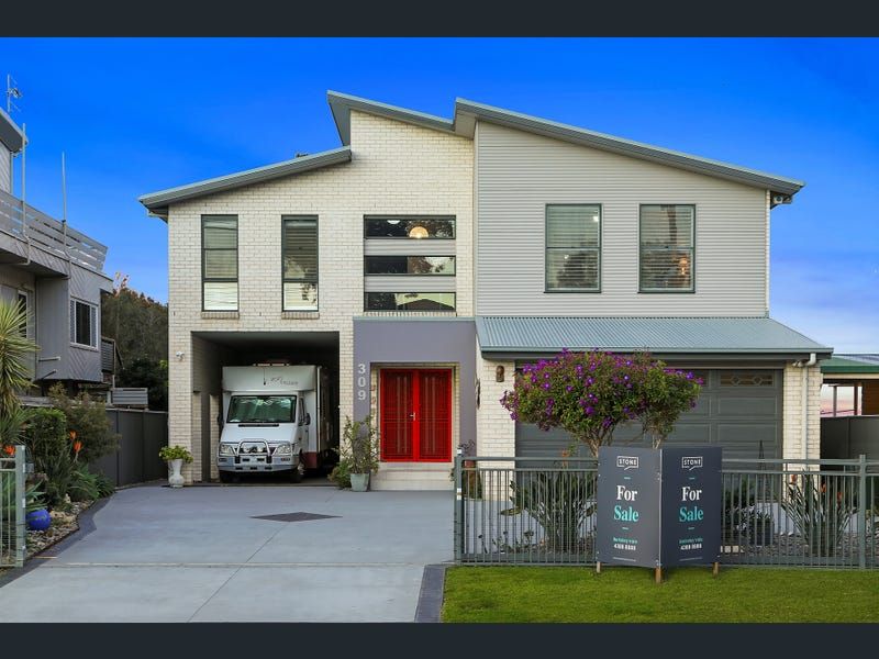 4 bedrooms House in 309 Lakedge Avenue BERKELEY VALE NSW, 2261