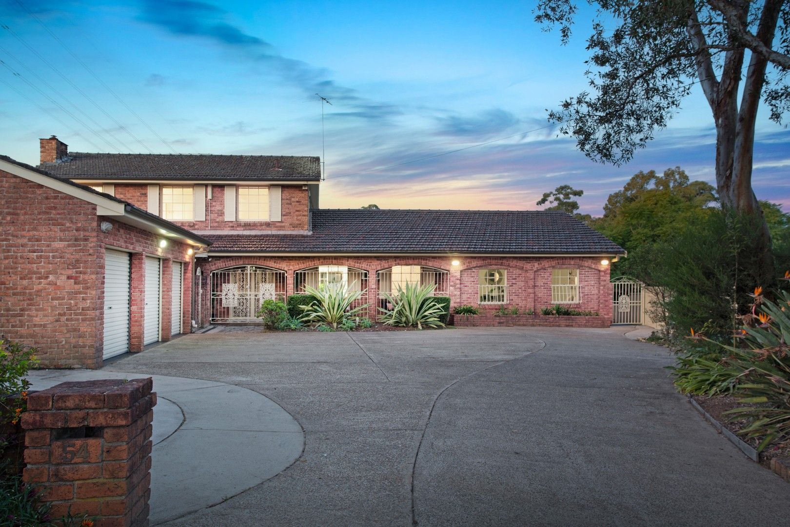 5 bedrooms House in 54 Statham Avenue NORTH ROCKS NSW, 2151