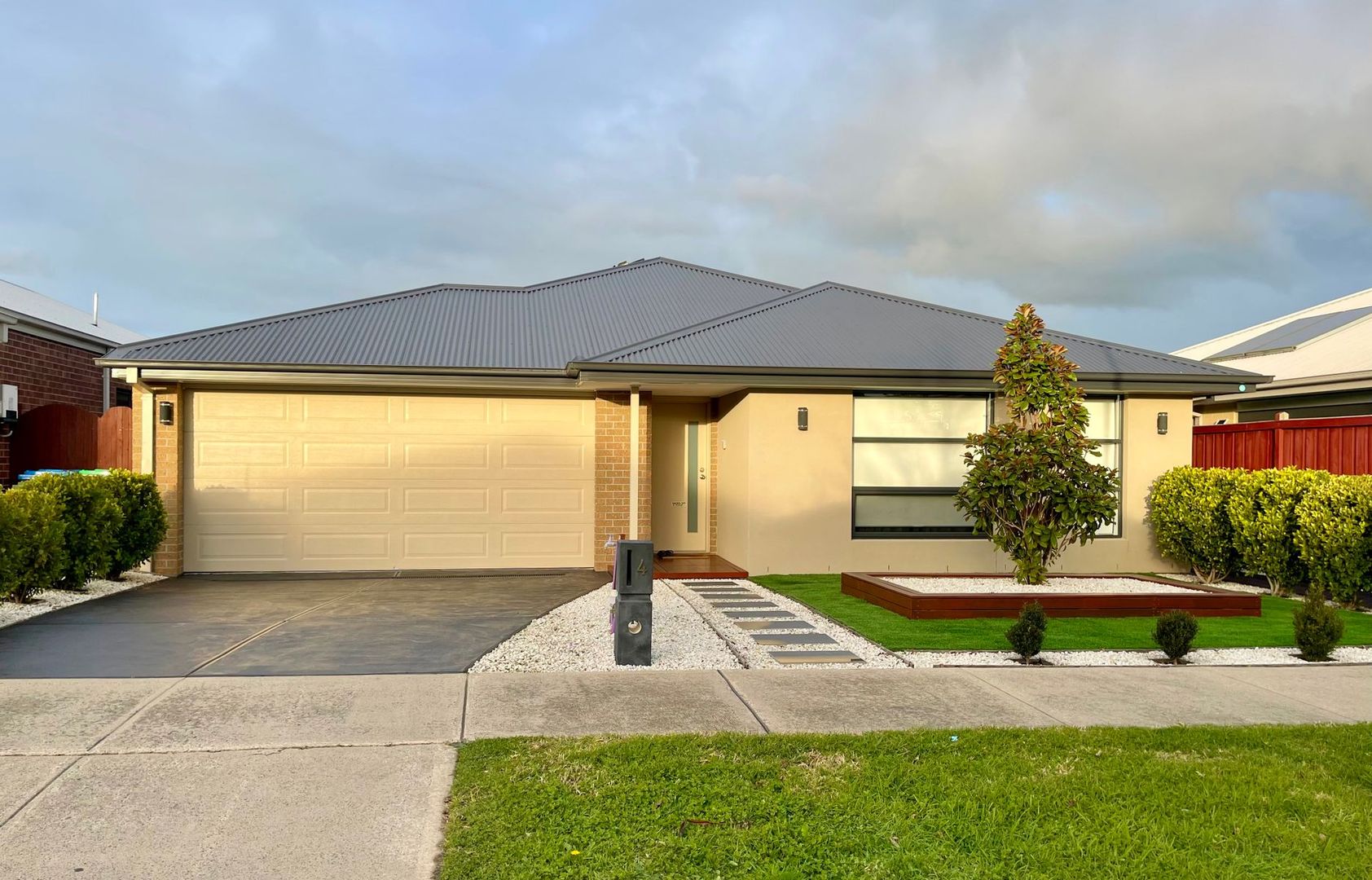 4 Elsey Way, Clyde North VIC 3978