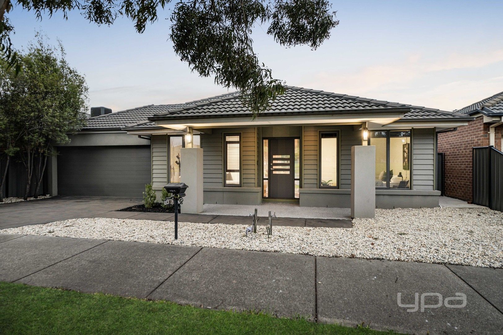 4 bedrooms House in 318 Waterview Boulevard CRAIGIEBURN VIC, 3064