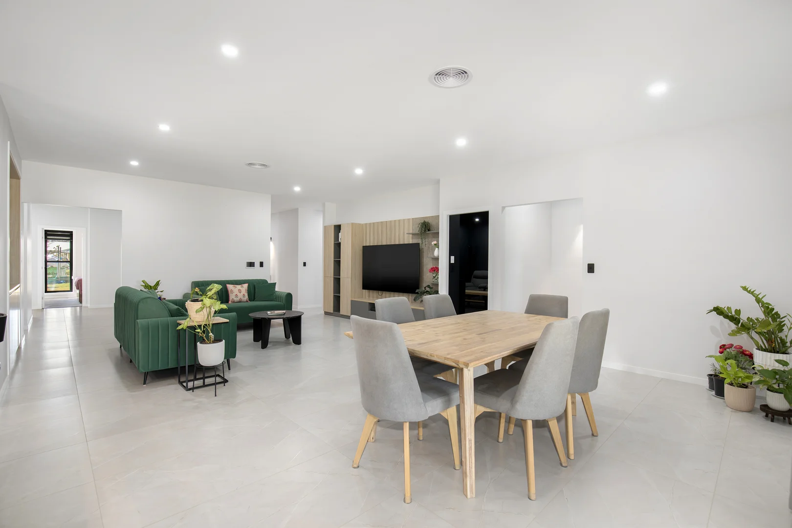 Additional image 4 of 32 Campbell Parade, Armidale NSW 2350