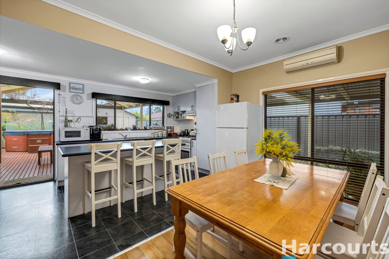 21 Railway Avenue, Bunyip VIC 3815, Image 2