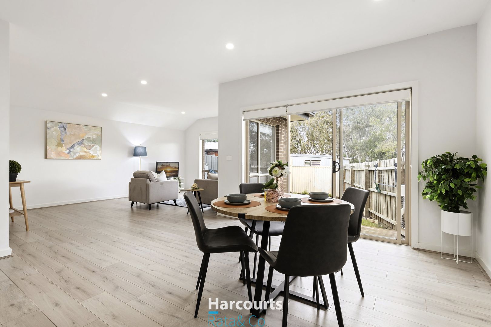 17 Meadow Glen Drive, Epping VIC 3076, Image 2
