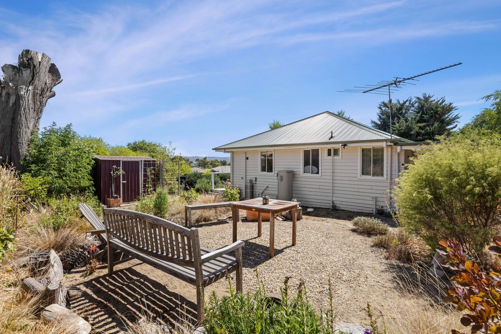 27 Dundas Street, Lancefield VIC 3435 House For Rent 420 Domain