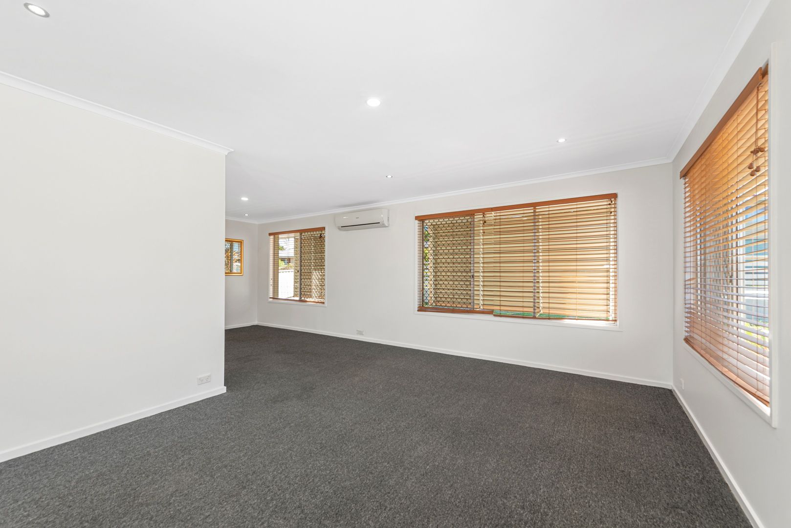 81 Redbourne Street, Chermside West QLD 4032, Image 2