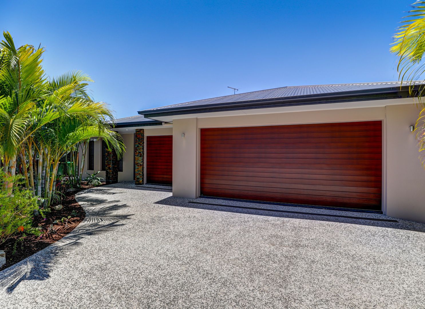 16 Panorama Drive, Reedy Creek Property History & Address Research