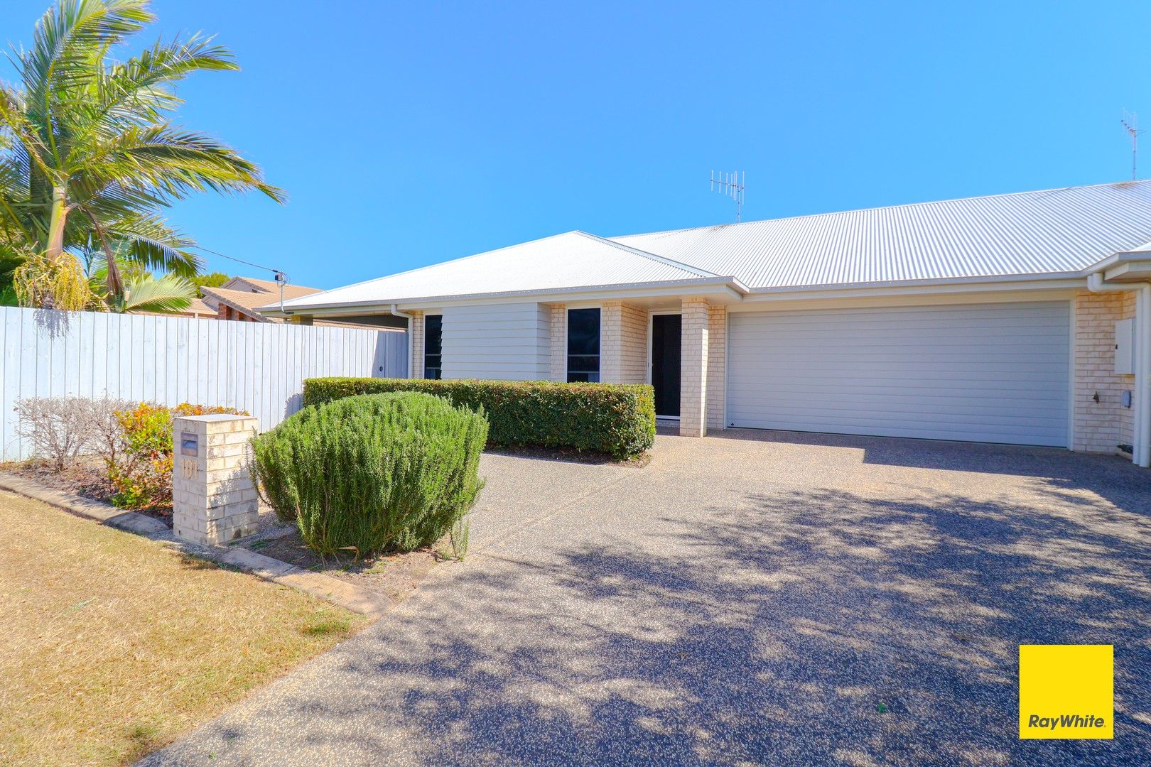 3 bedrooms House in 2/101 McCarthy Road AVENELL HEIGHTS QLD, 4670