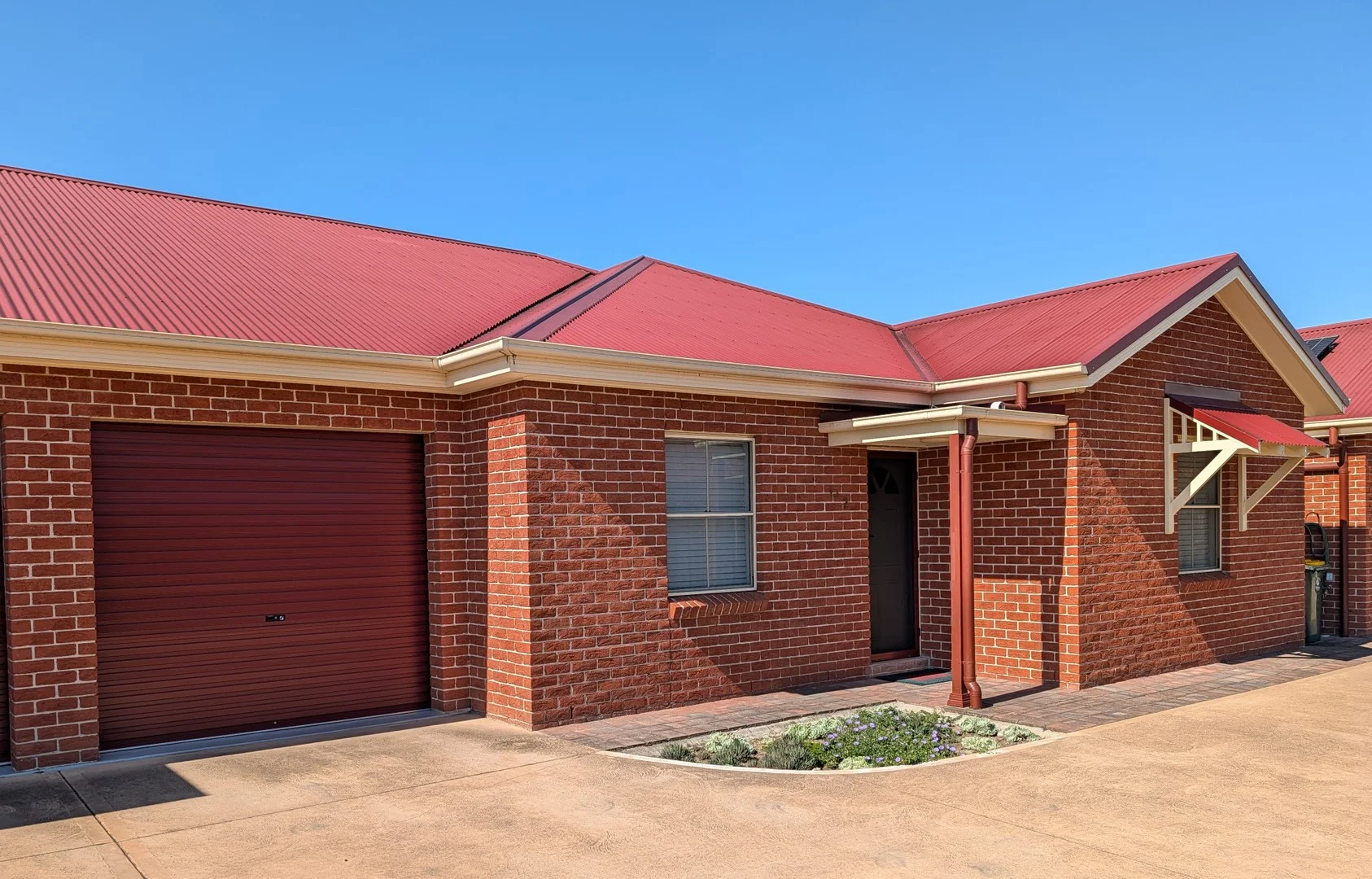 Primary image of 2/13 Cross Street, Bathurst NSW 2795