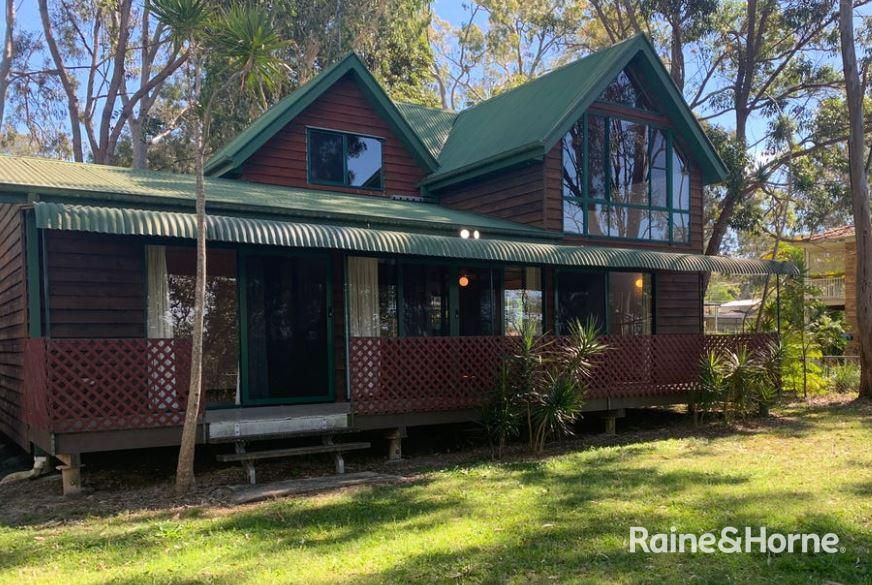 2 bedrooms House in 30 Pear Street REDLAND BAY QLD, 4165