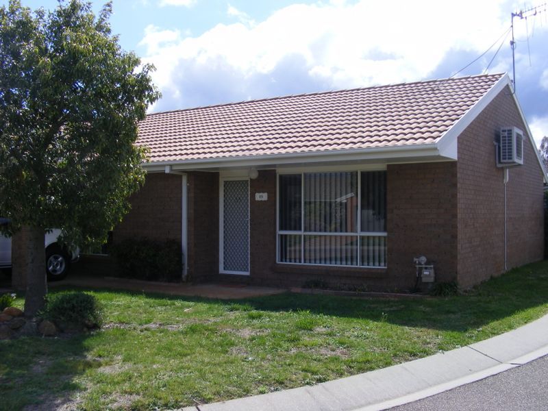 25 Parkside Place, GOULBURN NSW 2580, Image 0