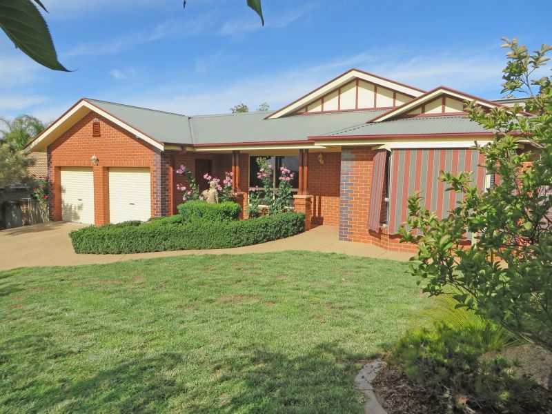 2/1 Kincora Pl, Bourkelands NSW 2650, Image 0