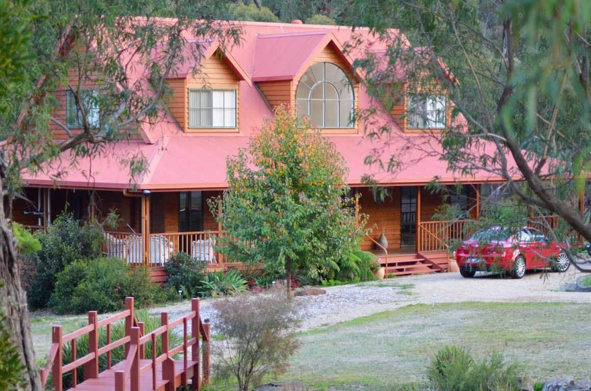 3 bedrooms House in 1015 Old Tolmie Road TOLMIE VIC, 3723