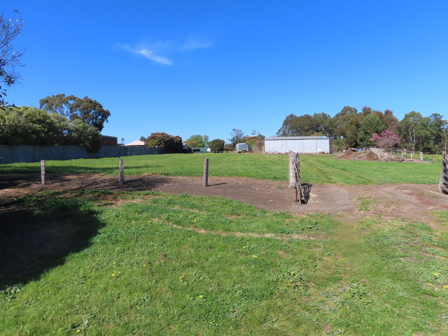 9/93 Queen Street 1/2 ACRE BLOCK, Rosedale VIC 3847, Image 2