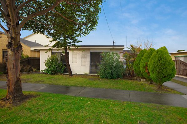 5 Johnston Avenue, Newcomb VIC 3219, Image 0