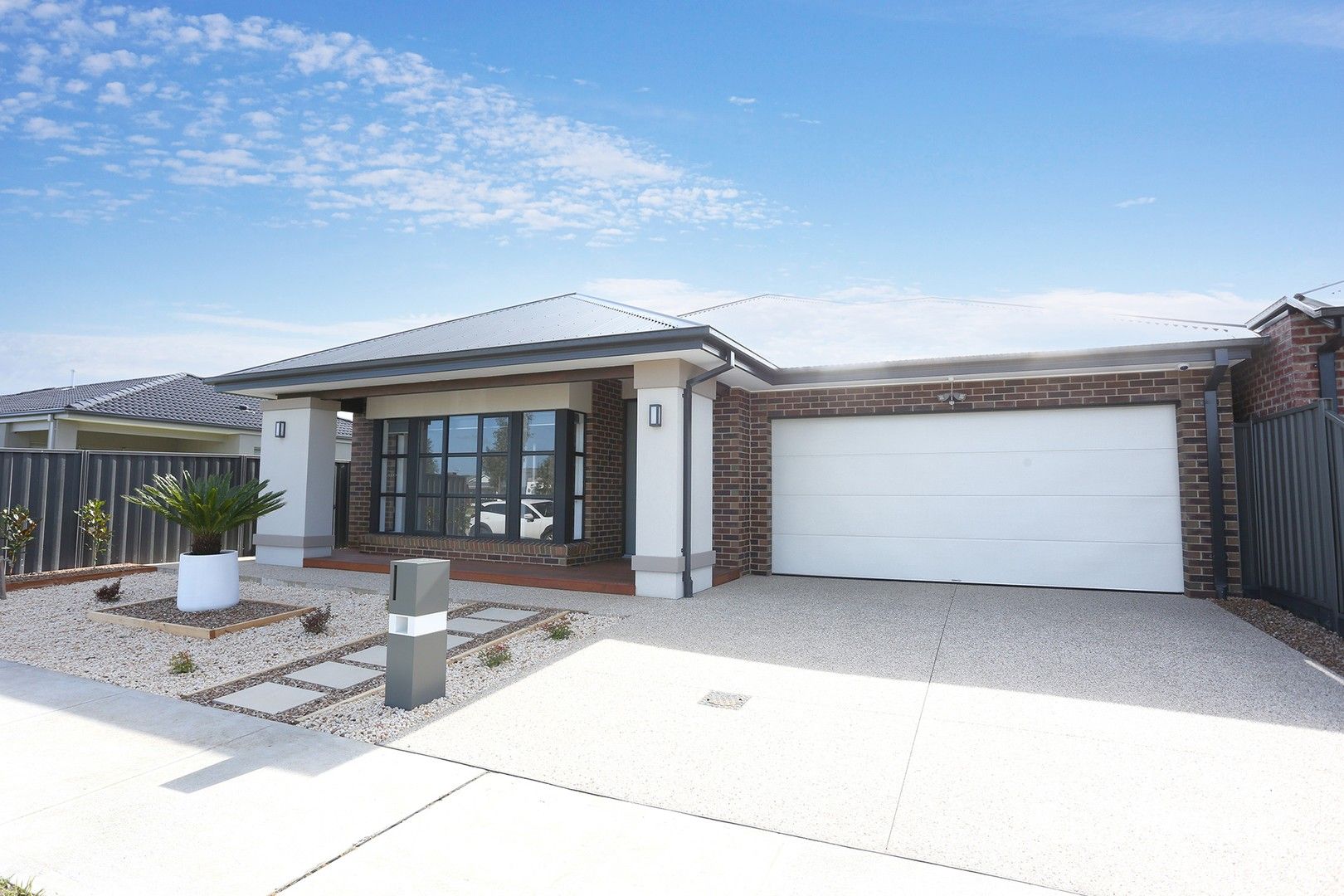 4 bedrooms House in 39 Timberline Parkway PAKENHAM VIC, 3810