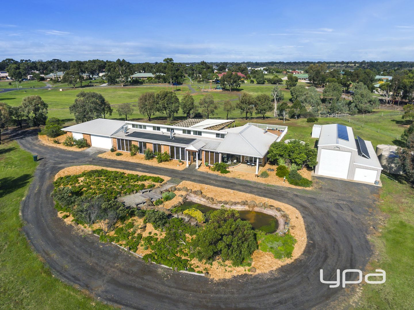 11 Selby Court, Hopetoun Park VIC 3340, Image 2