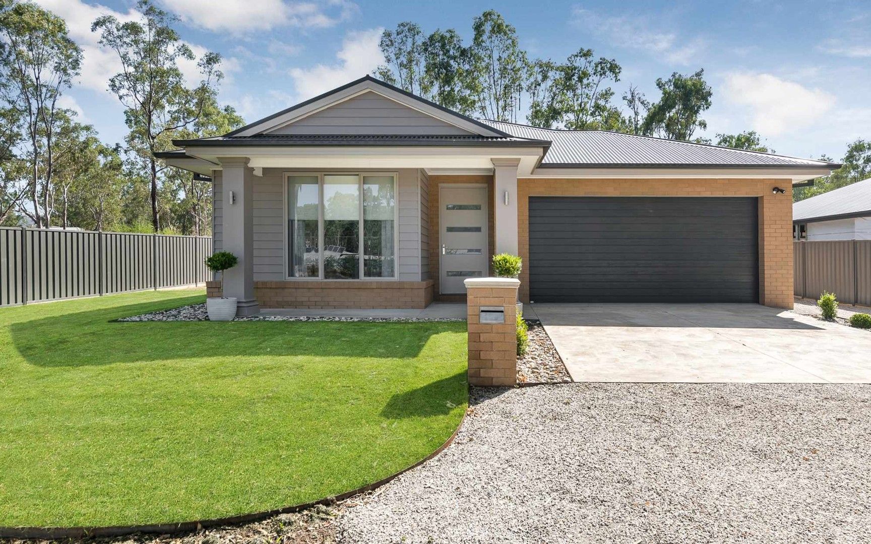 4 bedrooms House in 22 Bennett Street HEATHCOTE VIC, 3523