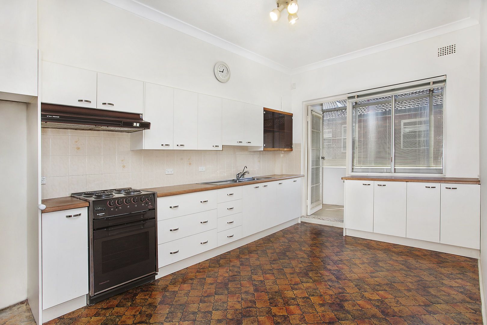 8/153 Russell Avenue, Dolls Point NSW 2219, Image 2