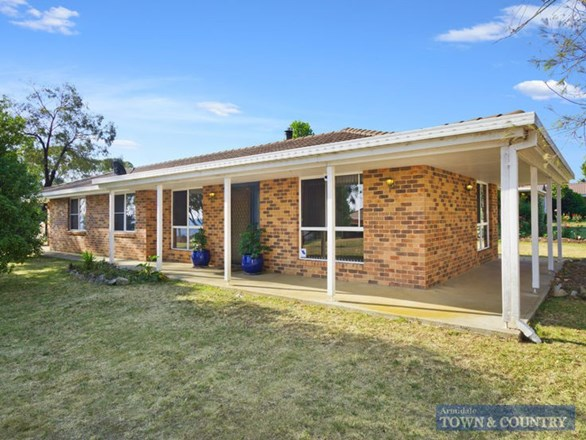 34 Crest Road, Armidale NSW 2350