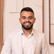 Faraz Pierzad, Property manager