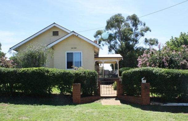 29 Wardle Street, Junee NSW 2663